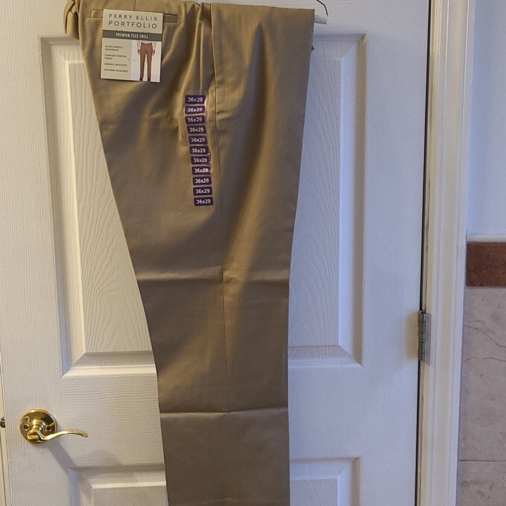 Brand new 36x29 perry Ellis pants